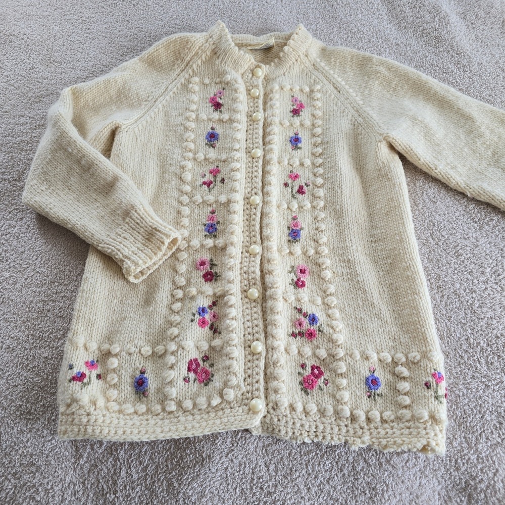 Vintage Handknits of New Zealand Pure New Wool Floral Cardigan Grandmacore